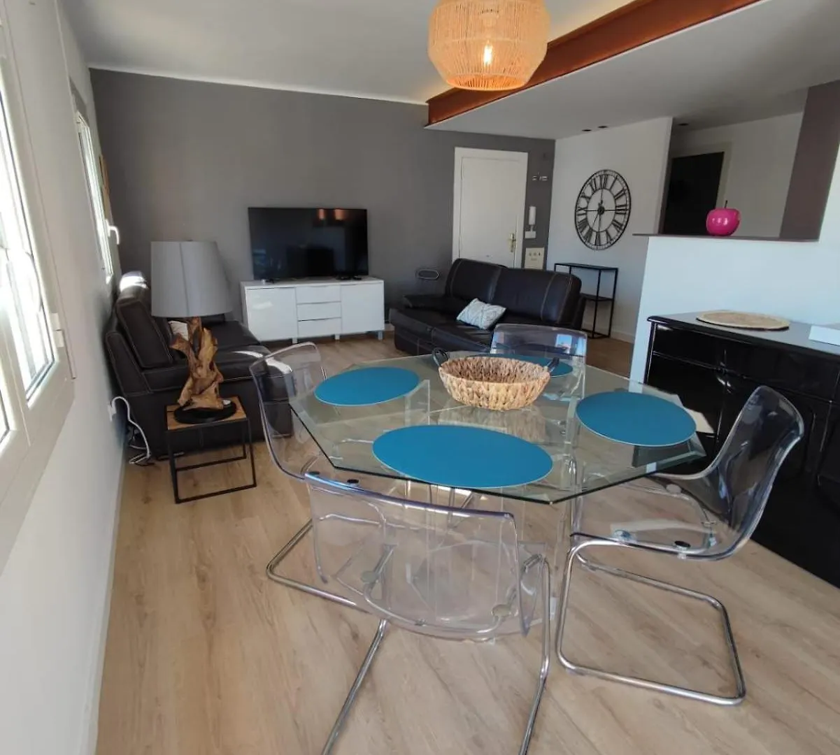 Appartement Moderne Centre Ville 50 Metres De La Mer Rosas Espagne